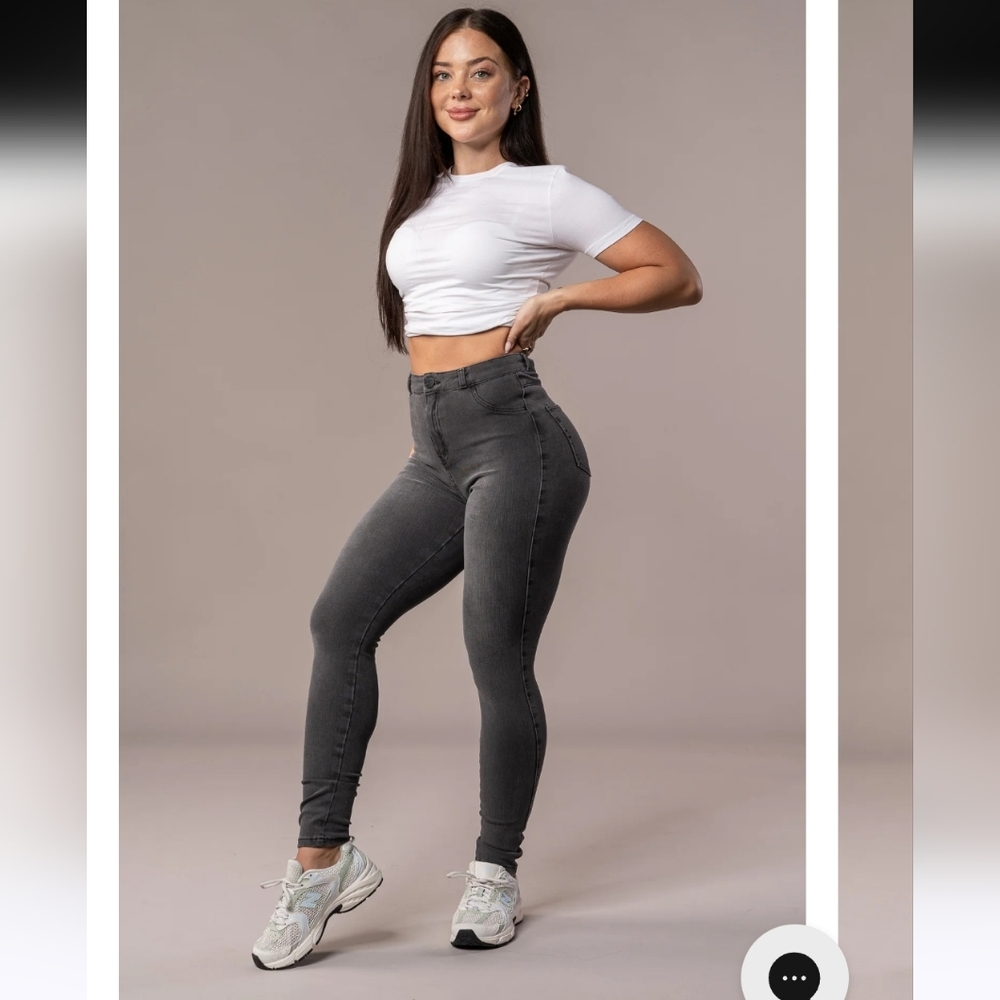 FITJEANS High-Waist Skinny Jeans in Charcoal Gray